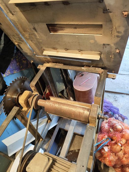 Продам циркулярку. Станок бензопилу