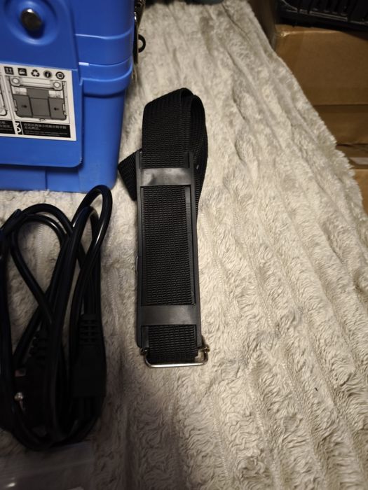 Mala com algumas acessórios para fibra ótica só o que está na imagem