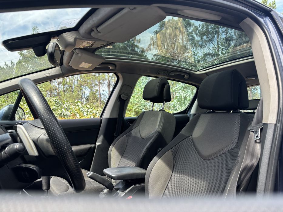 Peugeot 308 1.6 HDi (109cv) - Caixa Automática - Ecrã Android / Bluetooth - Nacional foto 5