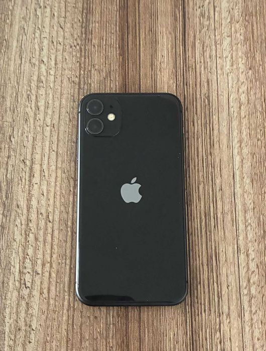Vendo iphone 11 // 128 gb  semi novo.