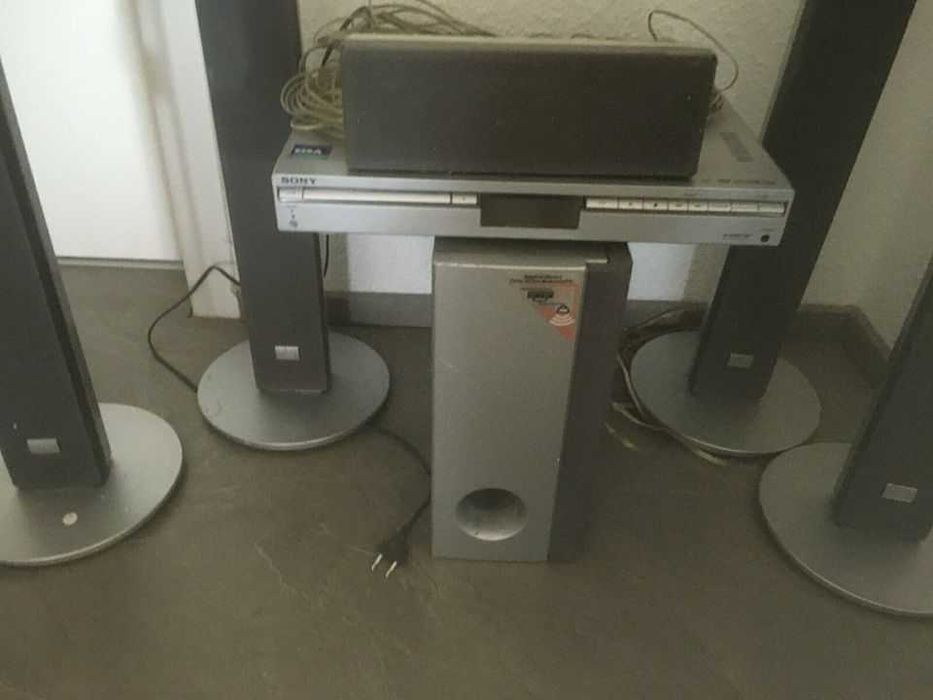 Home Theatre  SONY DAV- SB300