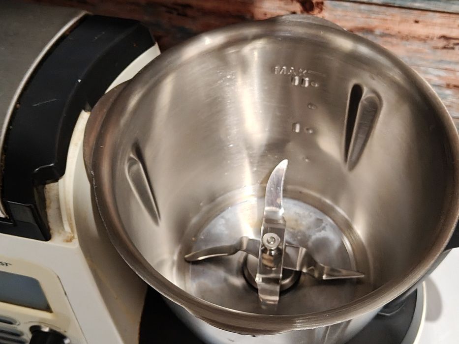 robot kuchenny SilverCrest z misą ze stali nierdzewnej. Używany sporad