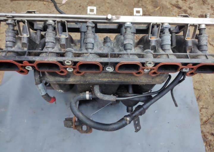 Продам  впускний колектор до бмв е 39, м 54 б 25