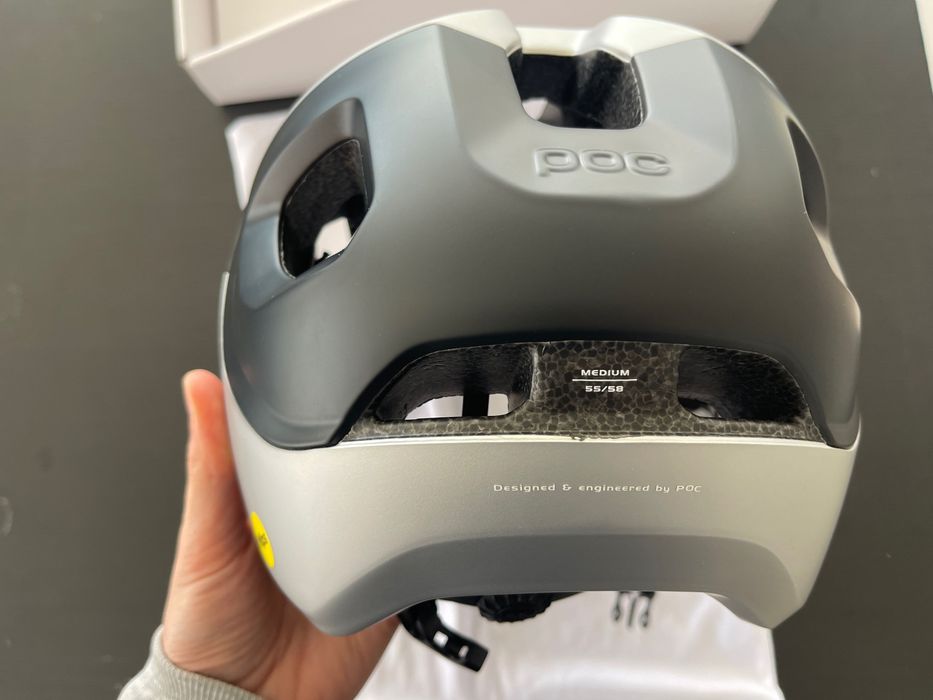 capacete Bicicleta POC Axion cinzento claro