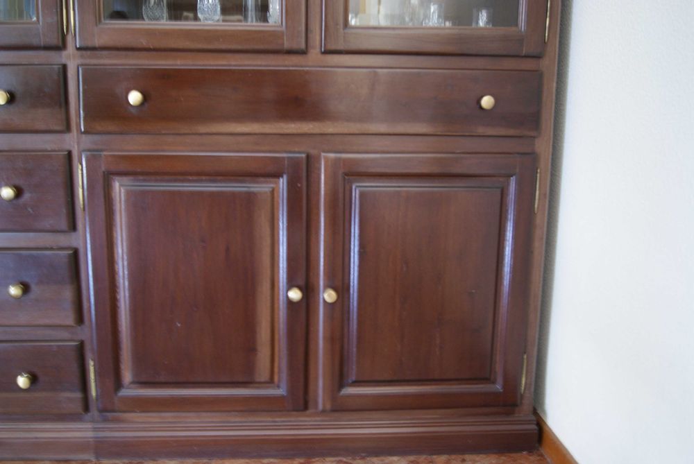 Móvel de Sala em madeira de Mogno