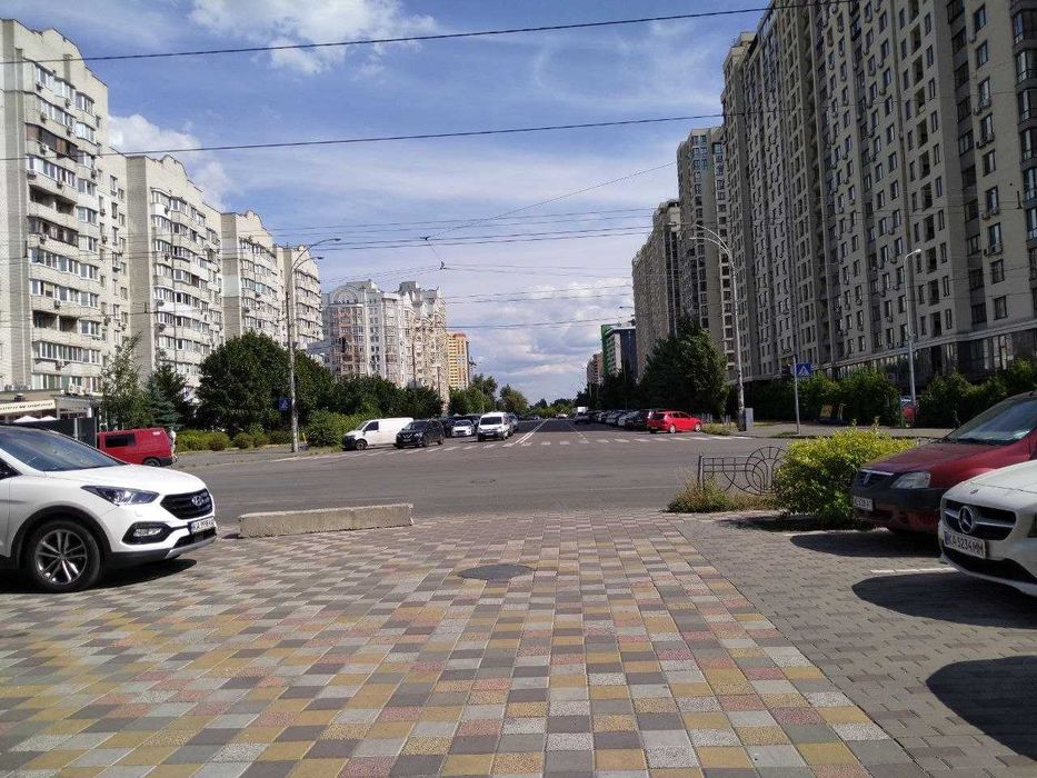 Продаж приміщення з можливістю окремого входу. Іподром. 60 000