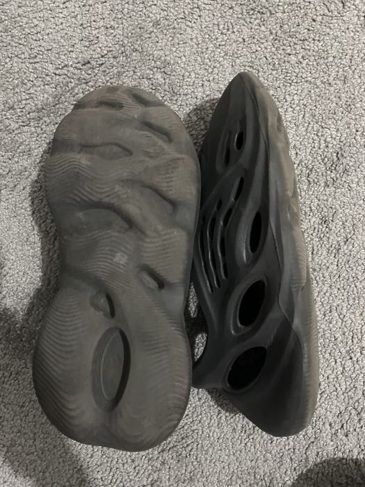 Yezzy foam runner onyx