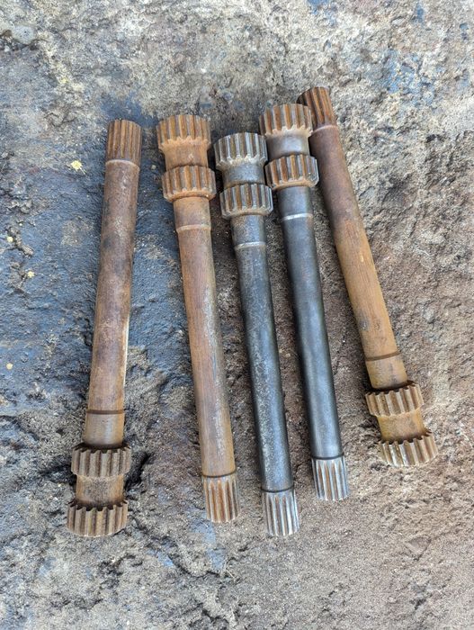 Вал ручніка МТЗ 80 82  Задній міст МТЗ 82 вал блокіровка Блокировка