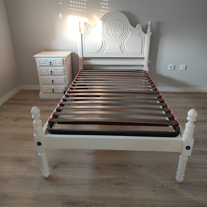 Mobília mogno completa pintada a branco