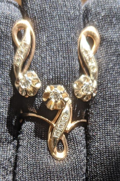 Золота каблучка та кульчики з діамантами