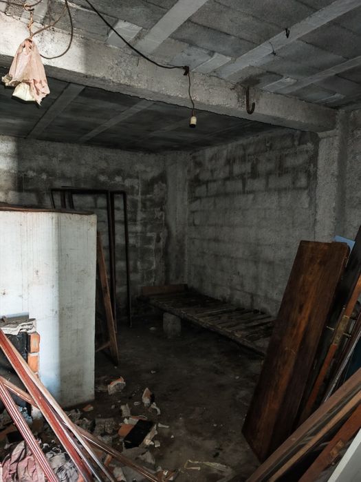 Garagem a venda condeixa