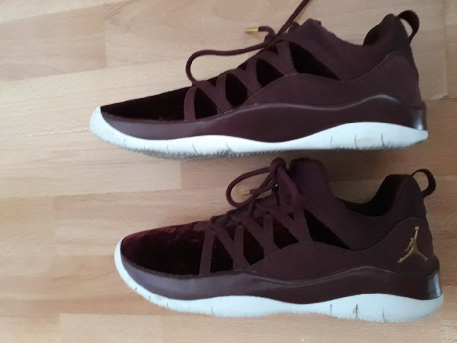 Buty Jordan aksamit piękne ,nowa kolekcja,rozmiar 39(24,5cm).