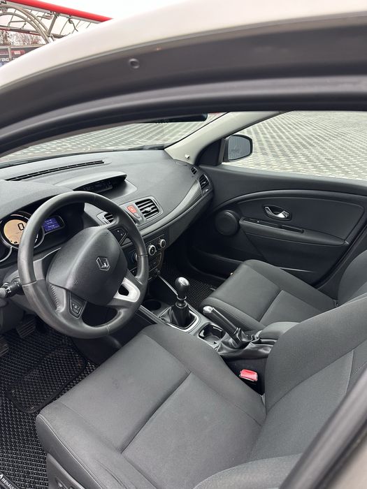 Renault Megane 1.6 бензин 2010