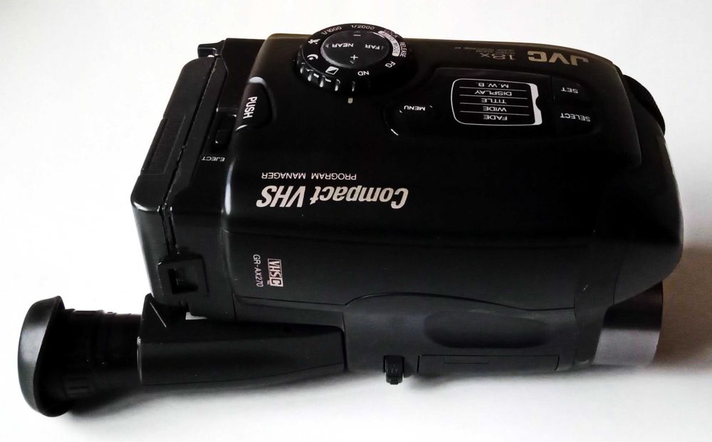 Видеокамера VHS JVC GR-AX270EG