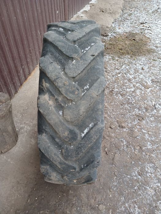 Шина мтз  скат колесо резина 11.2-20  т40 покришка