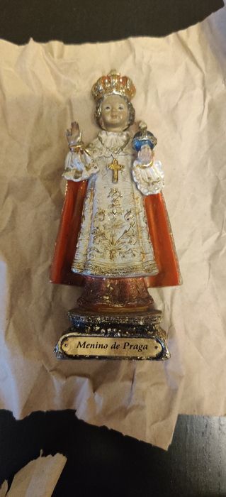 Estatuetas e marfinites religiosas diversas