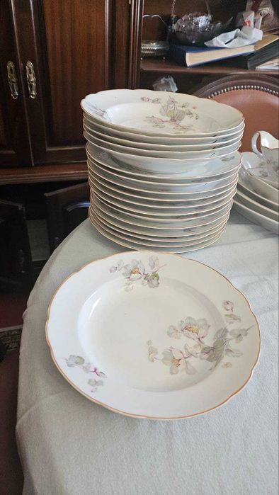 Serviço de jantar completo Flores Vista Alegre 1960