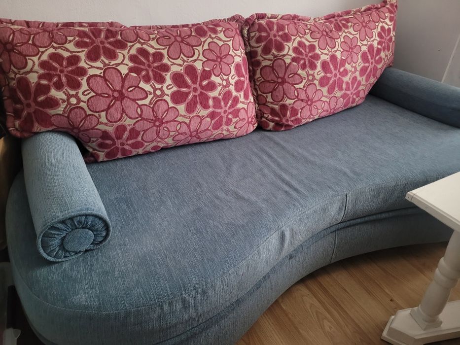 Sofa rozkladana niebieska