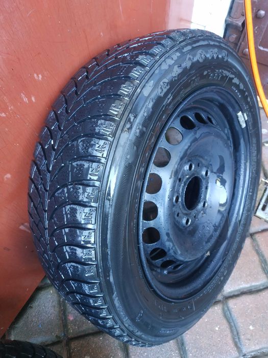 opony zimowe na stalowej feldze BMW