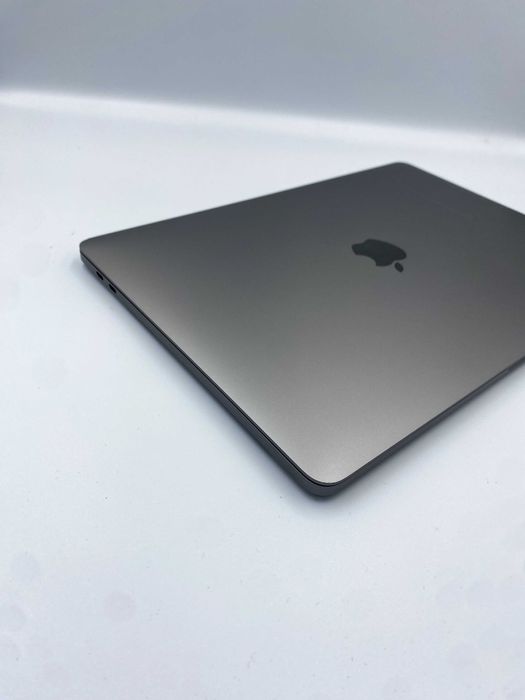 Ноутбук Apple MacBook Pro 13" i5/8/256GB Space Gray (MR9Q2) 2018