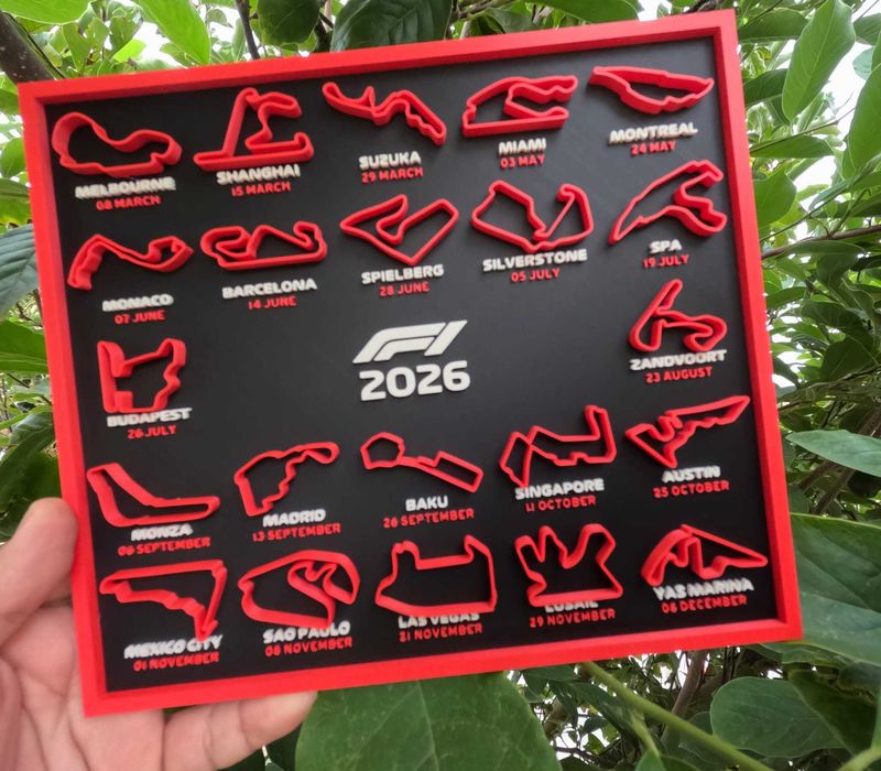Quadro Decorativo Fórmula 1 - Calendário 2026 e Pistas em Alto Relevo