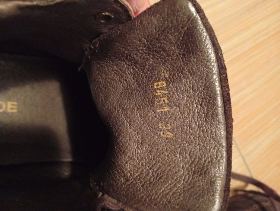 Bota/sapatilha como novos