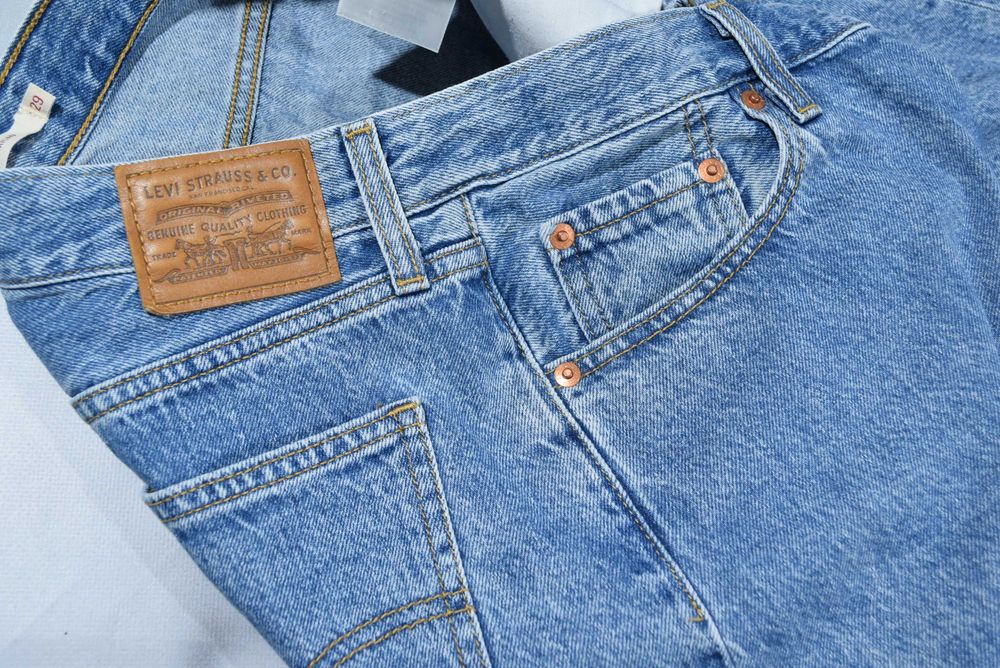 Damskie spodnie jeansy Levis Loose Straight r 29/29 p 82 cm