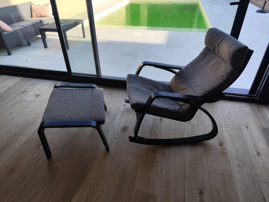 Cadeirão com apoio para os pés