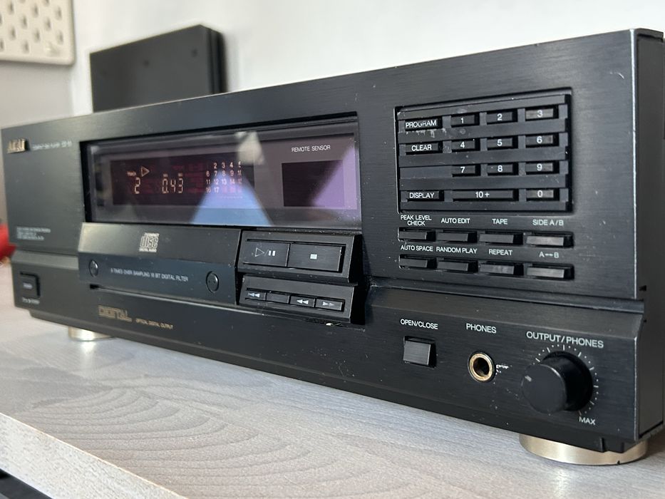 Akai CD-55 | Odtwarzacz CD | Wyjście optyczne | Sprawny