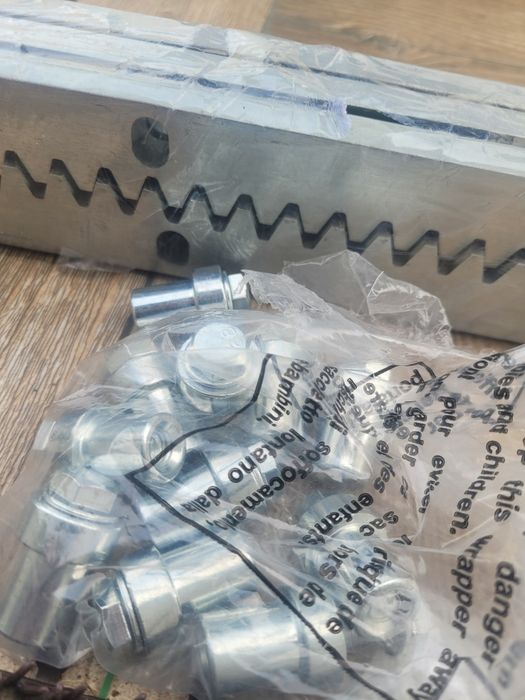 Zębata do bramy przesuwnej 6 sztuk po 1m