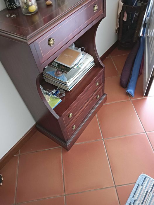 Movél de apoio em madeira