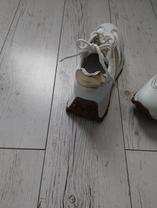 Sprzedam nowe adidasy damskie skórzane rozmiar 41