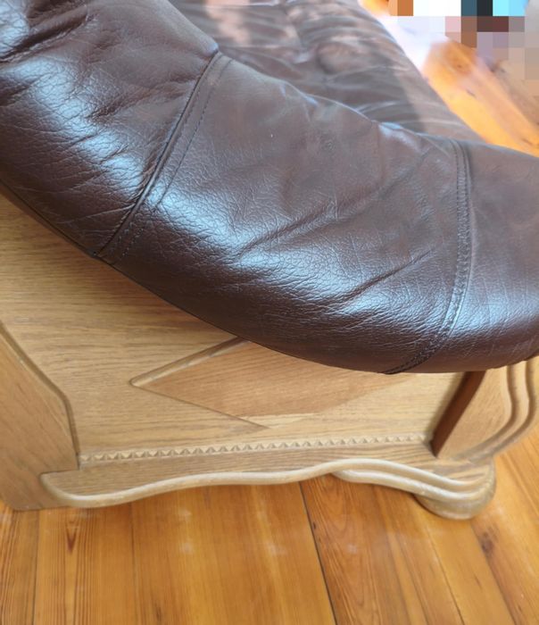 Skórzany zestaw wypoczynkowy na drewnianym, dębowym stelażu 3 + 2