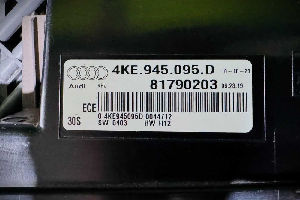 Farolim Central Audi e-Tron 2019 ref. 4KE.945.095.D c/dano
