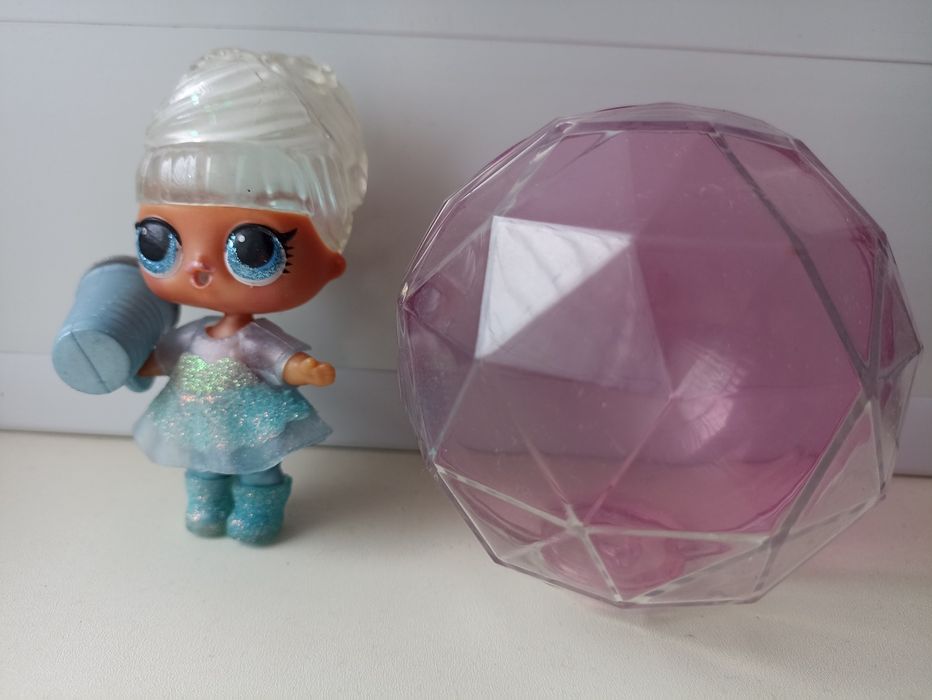Кукла LOL в шаре.