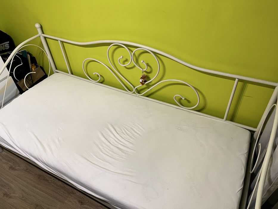 Łóżko Jysk z materacem