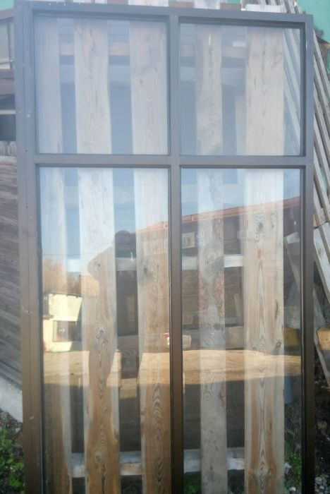 witryna aluminiowa przeszklona