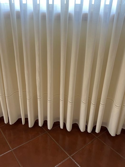 Cortinado com reposteiro tudo incluído