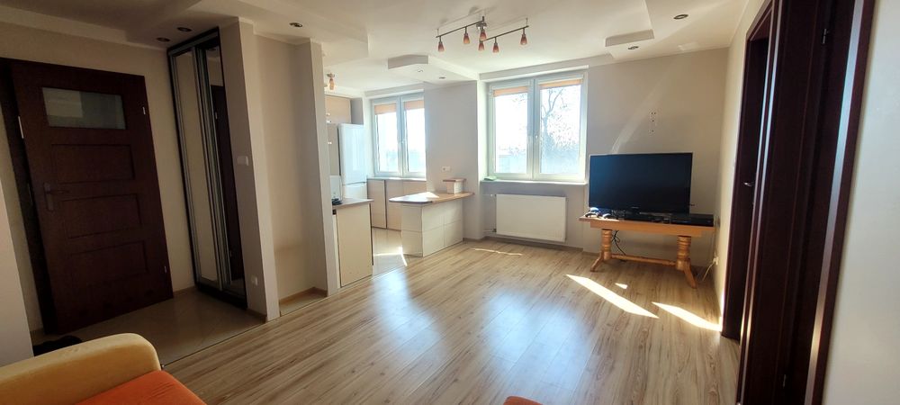 Mieszkanie trzy pokojowe 48.60 m2 na drugim piętrze.