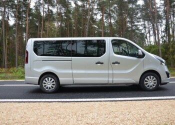 Wynajmę busa 9 osobowy Opel Vivaro Long