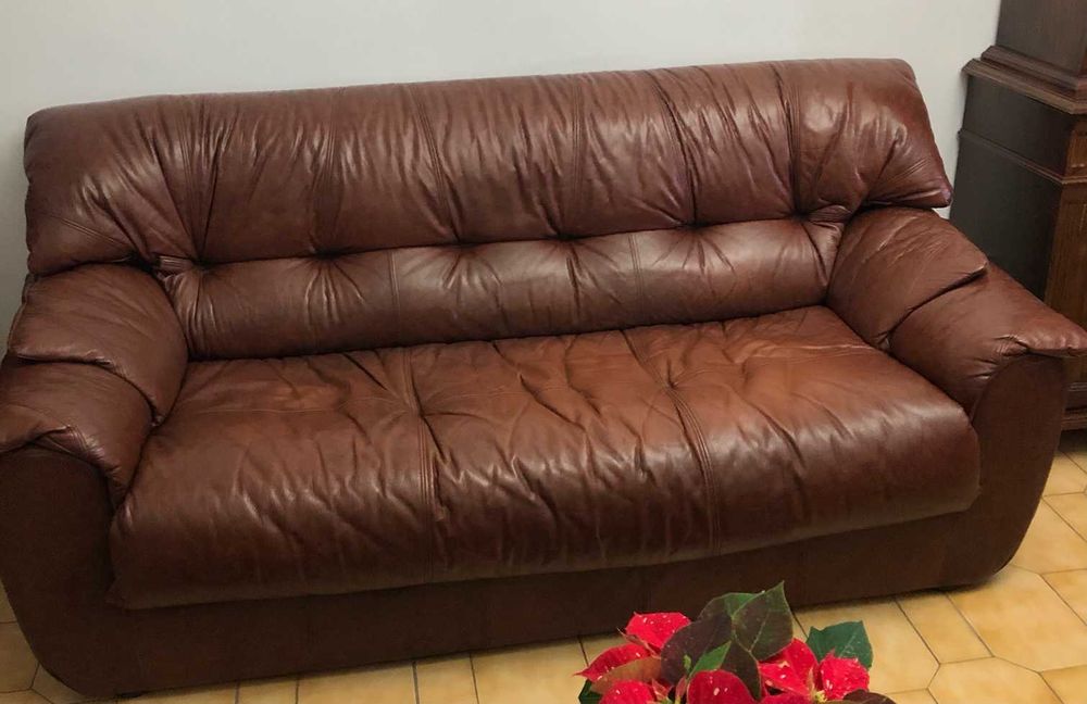 Ofereço sofá na compra de 2 poltronas individuais!