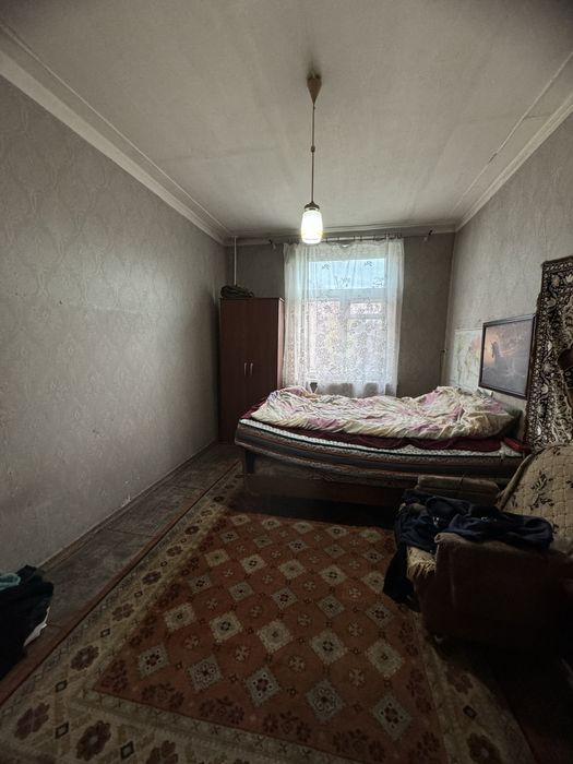 Продам Трехкомнатную Сталинку на 1участке -Червоная.