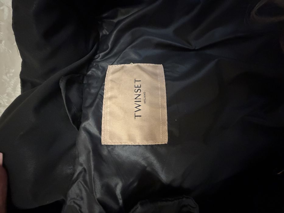 Twinset milano куртка пуховик пуфер з золотими цепочками