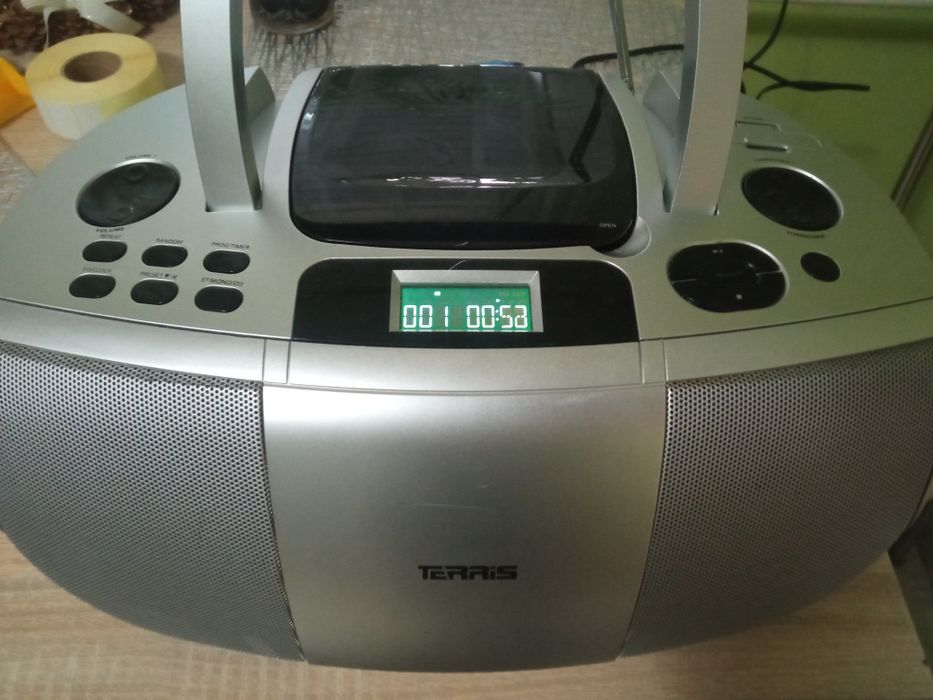 Radio   CD  Kaseta AUX.