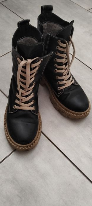 Шкіряні ботінки на дівчинку