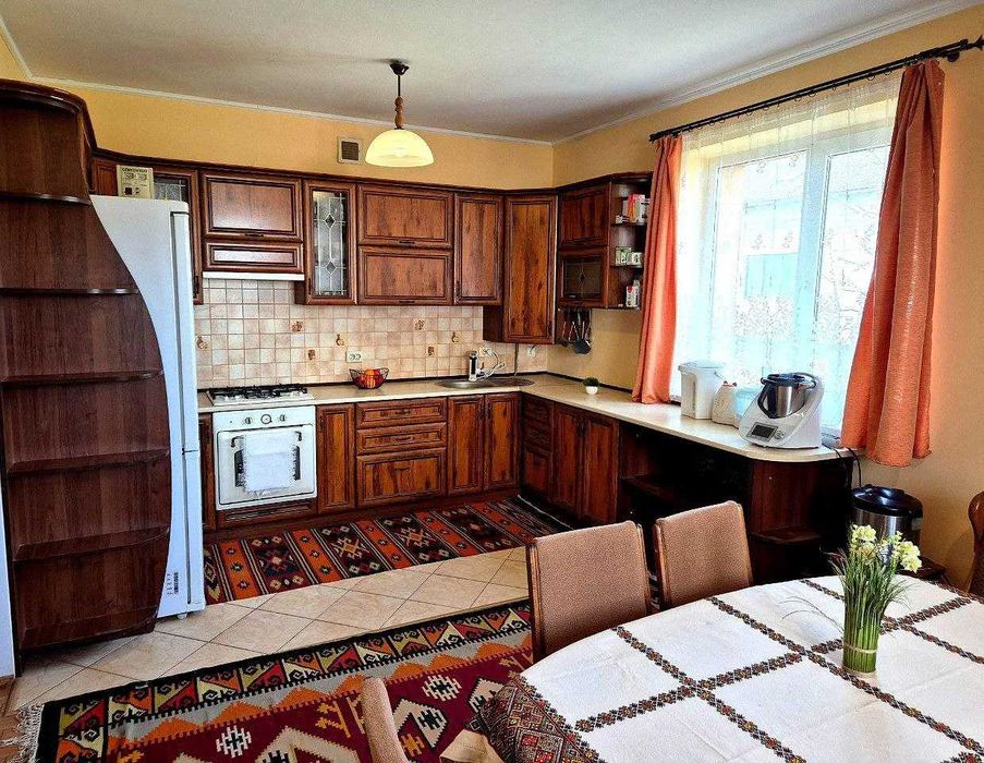 будинок у Франківську, Є-Відновлення