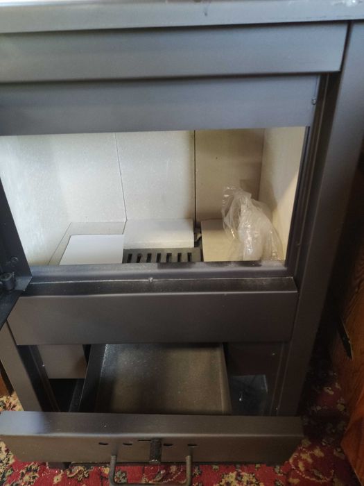 Piec, kominek , koza. wolnostojący