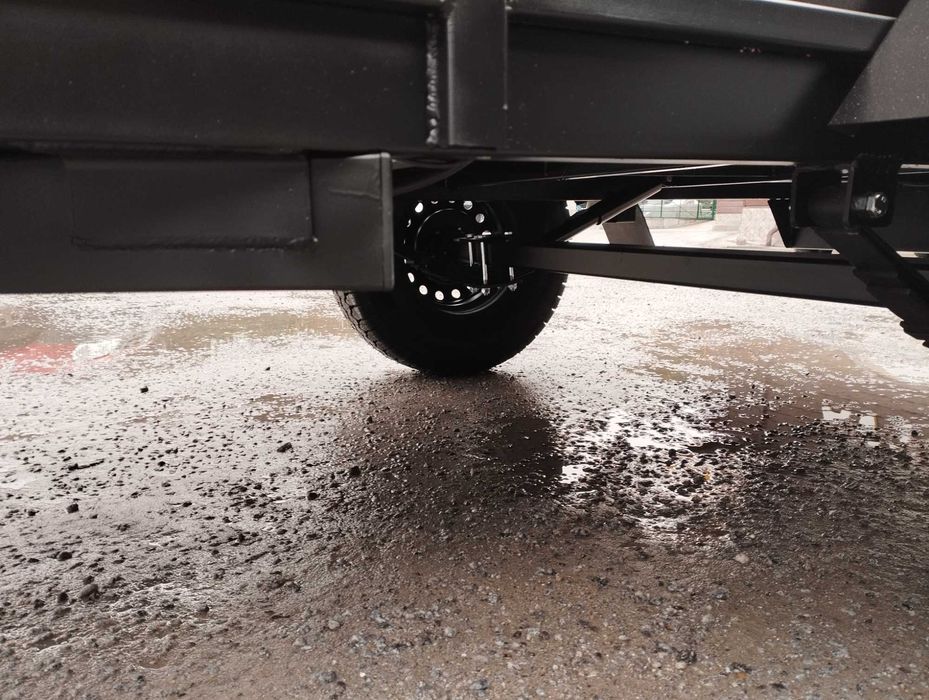 Причіп для перевезення тварин, телят, свиней, худоби, скотовіз