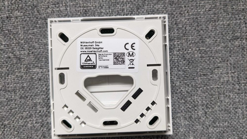 Termostat pokojowy z wyświetlaczem LCD BASIC+ 24 V
KAN-therm