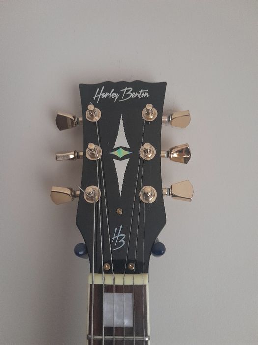 Semiholow harley benton